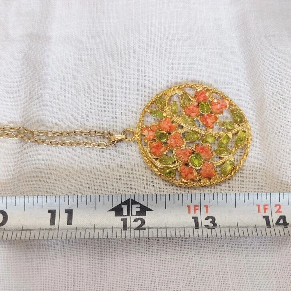 Vintage Crushed Coral & Green Stone Pendant Floral Flowers Gold Tone Necklace